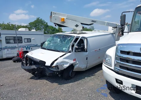 2013 Ford E-350 Super Duty Commercial from USA, damaged, VIN 1FDSE3EL1DDB34475